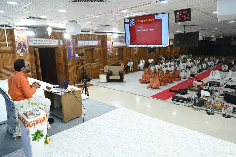 Swaminarayan Sansthan — lecture on Chakra & energy systems